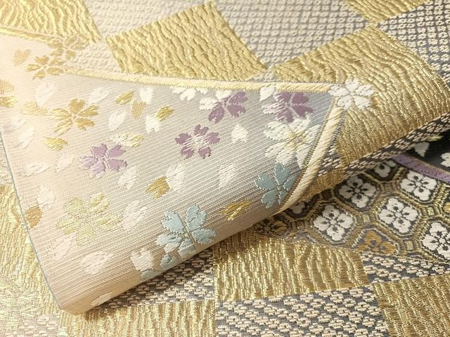 平和屋着物●西陣 熊井一雄作 六通柄袋帯 唐織 市松舞桜 金糸 証紙付き 上代48万 正絹 逸品 未使用 CABN2822vp