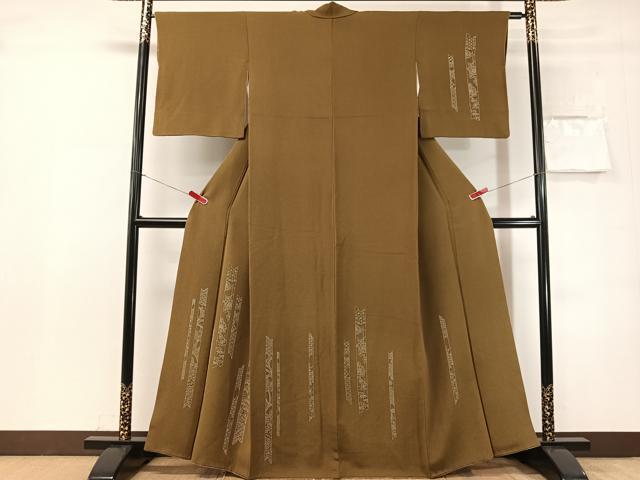平和屋着物●訪問着 松竹梅竹並び 鬼しぼ縮緬 鶯茶色 正絹 逸品 CABN3172vp