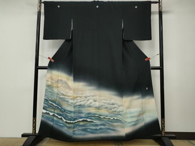 平和屋着物●近代日本画の巨匠 横山大観 じゅらく謹製 黒留袖 遠山飛鶴立波文 暈し染め 金彩 正絹 逸品 CABN4999ut