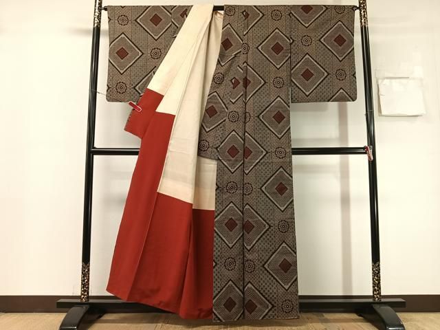 平和屋着物●本場大島紬 龍郷絣 菱花文 正絹 逸品 CABN6082vp