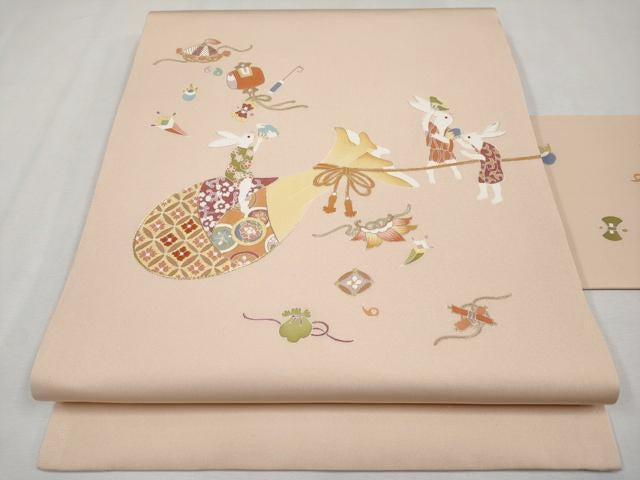 平和屋本店■極上 塩瀬 九寸名古屋帯 刺繍 兎 宝尽くし 金彩 薄香色地 逸品 CYAA1701s5