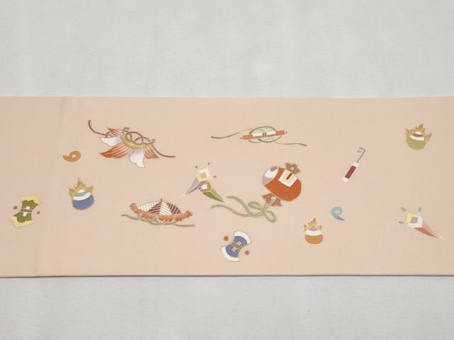 平和屋本店■極上 塩瀬 九寸名古屋帯 刺繍 兎 宝尽くし 金彩 薄香色地 逸品 CYAA1701s5