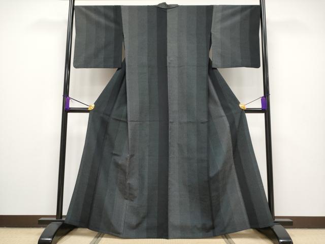 平和屋本店▽極上 本塩沢 単衣 110亀甲 間道 黒地 逸品 CYAA2277s5