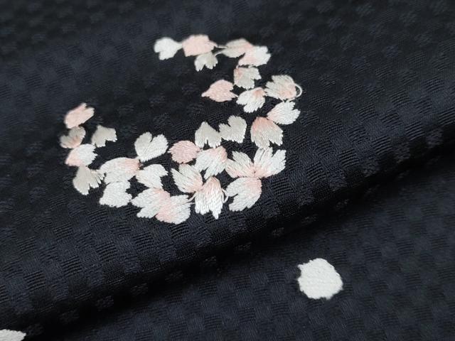 平和屋本店●極上 小紋 総刺繍 舞花びら 黒地 逸品 未使用 CYAA2490s5