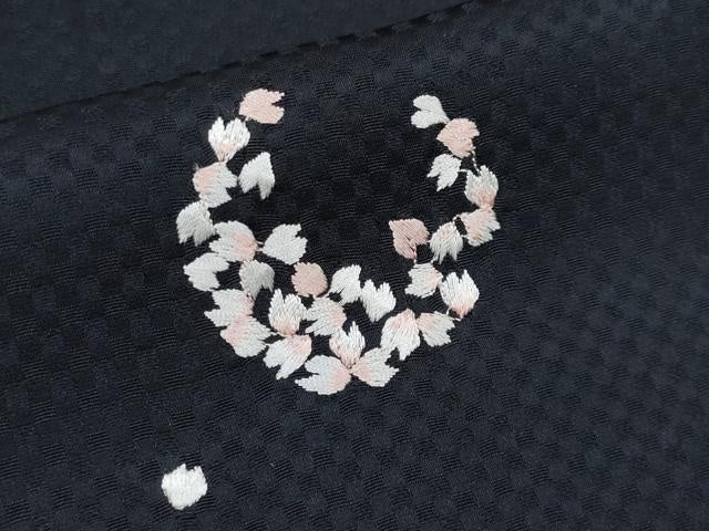 平和屋本店●極上 小紋 総刺繍 舞花びら 黒地 逸品 未使用 CYAA2490s5