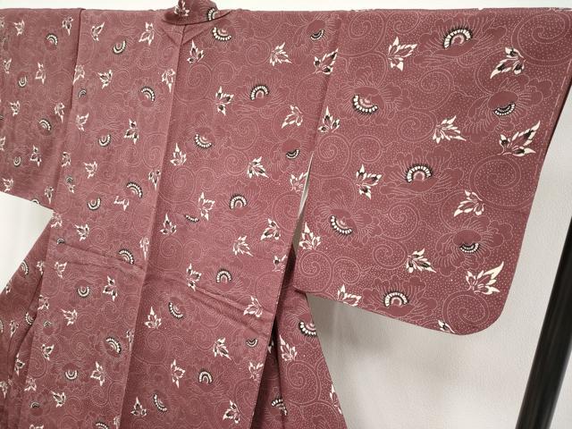 平和屋本店■極上 浦野理一 型染 小紋 牡丹唐草文 鬼しぼ縮緬 葡萄茶色地 逸品 未使用 CYAA3545s5
