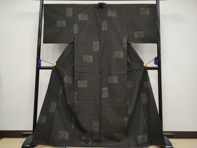 平和屋本店■希少 本場結城紬 重要無形文化財 永井千代子作 100亀甲 枝菊 黒地 証紙・反端・色紙・保証書付 逸品 未使用 CYAA3569s5