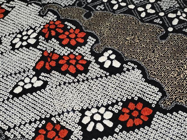 平和屋着物●極上 振袖 絞り 雪輪重ね花文 黒地 金彩 逸品 CYAA4020s6