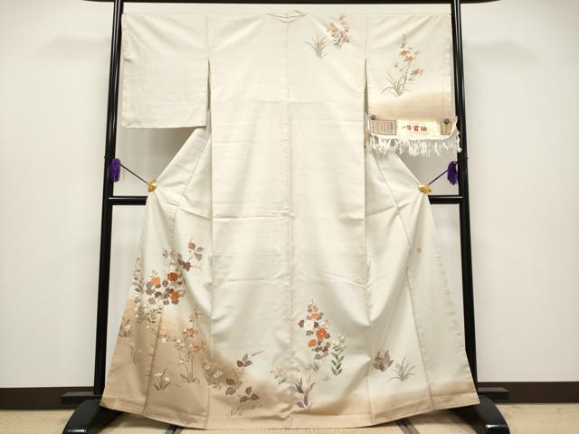 平和屋着物●極上 石川県指定無形文化財 牛首紬 白山工房 手織 訪問着 刺繍 草花文 金彩 証紙付 亜麻色 上代70万 逸品 未使用 CYAA4064s6