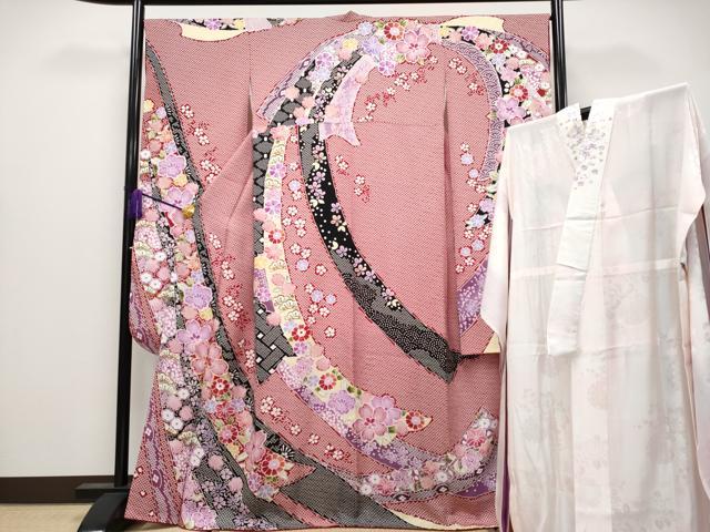 平和屋着物●極上 振袖・長襦袢セット 駒刺繍 束ね熨斗舞花文 茜色地 逸品 CYAA4075s6