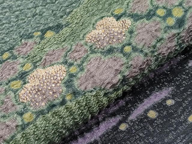 平和屋着物●極上 十日町 名門 滝泰謹製 太鼓柄袋帯 相良刺繍 おぼろ染 襲絞り 舞花文 銀通し地 逸品 未使用 CYAA4244s6