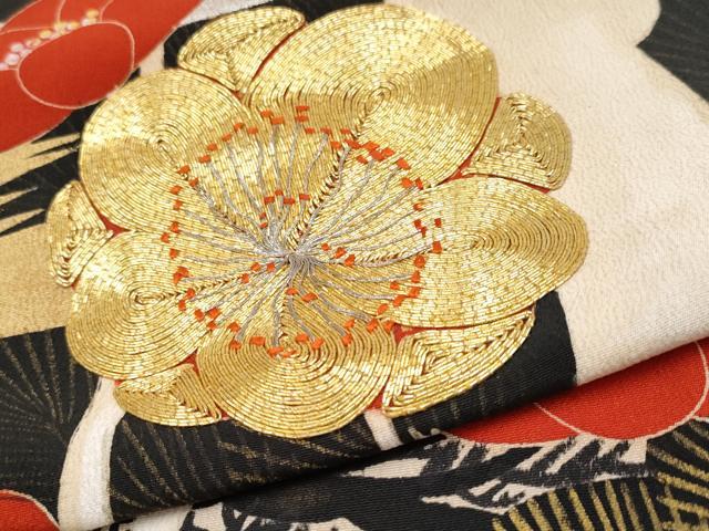 平和屋本店●極上 アンティーク 大正ロマン 振袖 駒刺繍 霞梅松文 黒地 金彩 逸品 CYAA4523s6