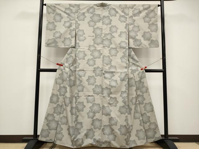 平和屋着物●極上 本場大島紬 9マルキ 舞花文 亜麻色地 逸品 CYAA4679s6
