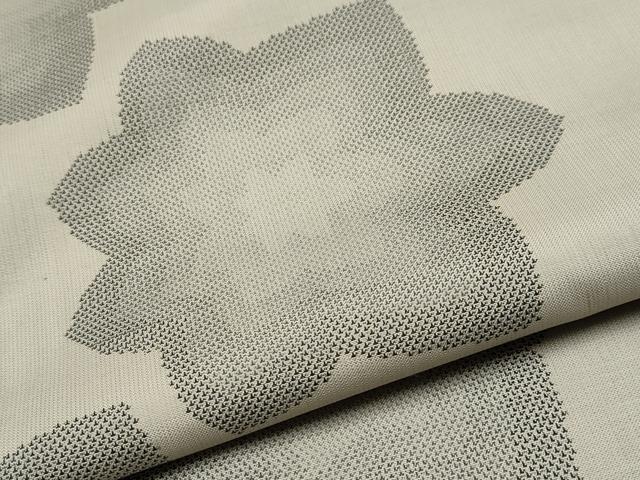 平和屋着物●極上 本場大島紬 9マルキ 舞花文 亜麻色地 逸品 CYAA4679s6