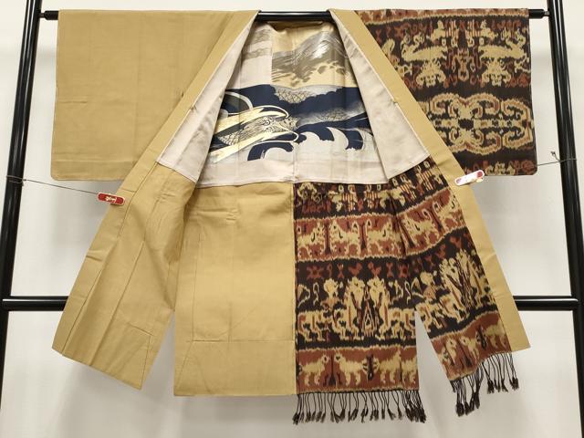 平和屋着物∞極上 長羽織 創作 結城紬 片身替わり 動物文 黄橡色地 ポケット付き 証紙付き 逸品 CYAA4708s6
