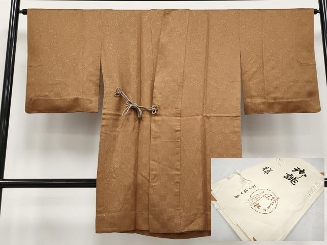平和屋着物∞極上 美裳三松 砂子道中着 ロング丈 市松花唐草文 金通し地 黒茶色地 たとう紙付き 逸品 CYAA4814