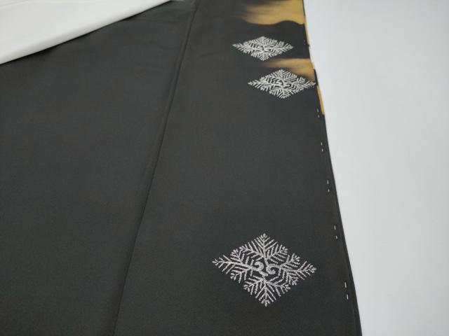 平和屋本店●極上 皇室・伊勢神宮御用 山口美術織物 山口弘躬 伊可田屋 田畑浩平 黒留袖 唐織 菱取水春菊文 反端付 逸品 未使用 CYAA5037s6