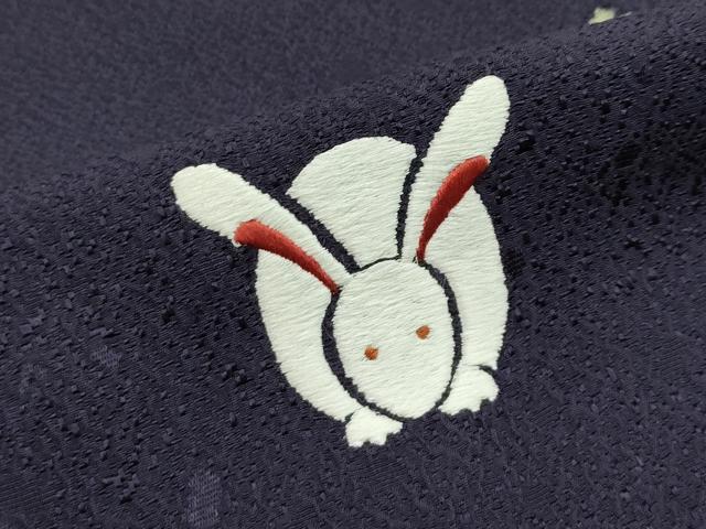 平和屋本店■極上 道中着 ロング丈 刺繍 雪輪兎文 金彩 黒紅色地 逸品 CZAA1900s5