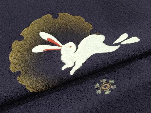 平和屋本店■極上 道中着 ロング丈 刺繍 雪輪兎文 金彩 黒紅色地 逸品 CZAA1900s5