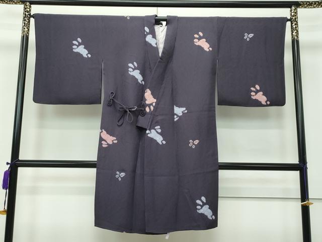 平和屋本店■極上 道中着 ロング丈 絞り 兎 金彩 黒紅色地 逸品 CZAA1903s5