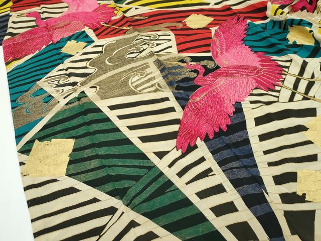 平和屋本店■極上 アンティーク 大正ロマン 振袖 手刺繍 駒刺繍 立波飛鶴紋 黒地 金彩 逸品 CZAA1929s5