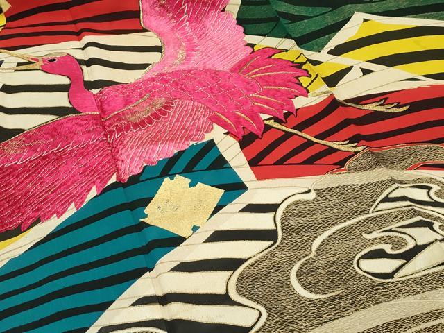 平和屋本店■極上 アンティーク 大正ロマン 振袖 手刺繍 駒刺繍 立波飛鶴紋 黒地 金彩 逸品 CZAA1929s5