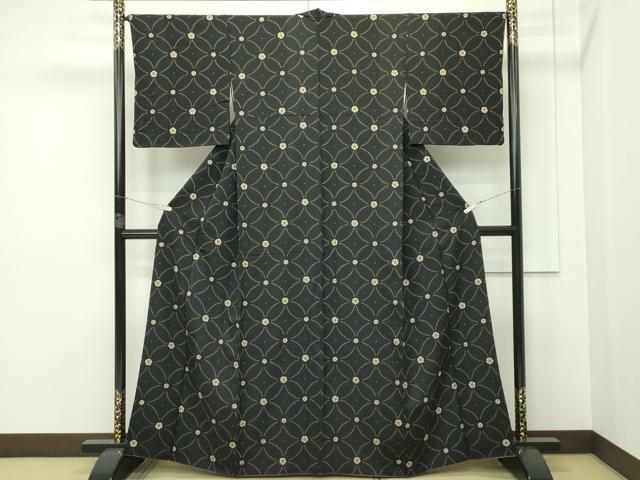 平和屋本店■極上 キモノデザイナー 斉藤上太郎 小紋 七宝花文 黒地 金彩 逸品 CZAA2294s5