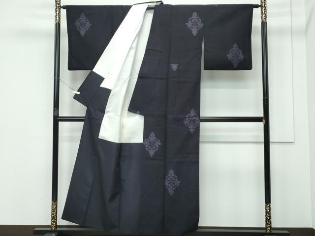 平和屋着物●極上 本場結城紬 重要無形文化財 100亀甲 菱花文 井上商事謹製 紫黒色地 証紙付き 逸品 CZAA3385s5