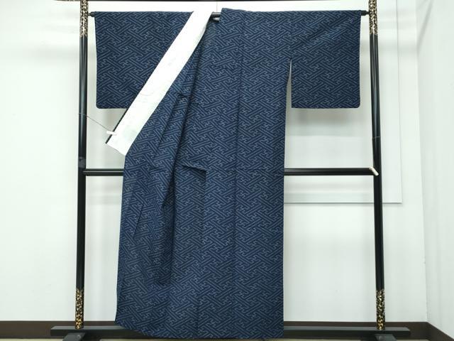 平和屋着物■極上 久留米絣 単衣 藍 伝統工芸絣 紗綾形文 反端付き 綿 逸品 CZAA3562s5