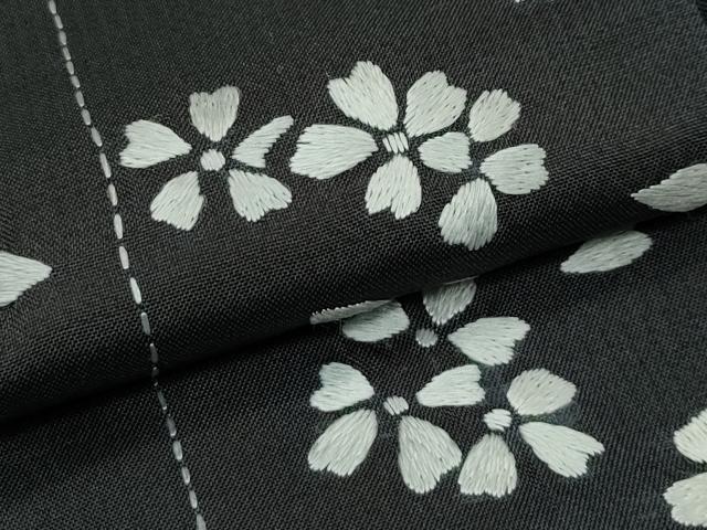 平和屋本店●極上 本場大島紬 尾峨佐 刺繍 刺し子 市松舞花文 大島紬巨匠謹製 証紙付き 逸品 CZAA5785s6