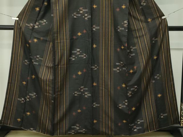 平和屋着物●極上 国指定重要無形文化財 本場久米島紬 手織 逸品 CZAA4620s6