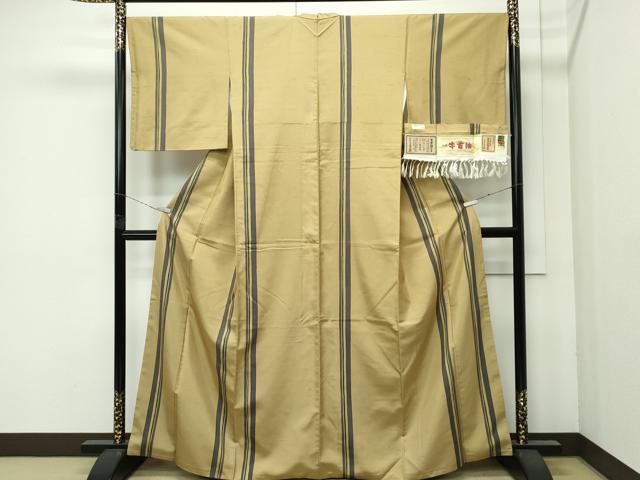 平和屋本店●極上 石川県指定無形文化財 牛首紬 白山工房 手織り 間道 桑染色地 証紙付き 逸品 CZAA4663s6