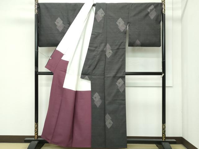 平和屋本店●極上 本場結城紬 重要無形文化財 160亀甲 飛び亀甲柄 菱花文 黒橡色地 大丸扱い 逸品 CZAA4675s6