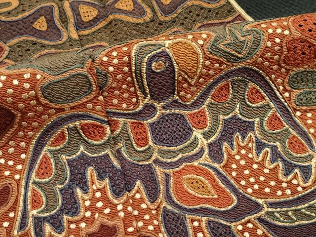 平和屋本店●極上 訪問着 総刺繍 中国三大刺繍 スワトウ相良刺繍 更紗人物花文 金彩 鬼しぼ縮緬 黒緑色地 逸品 未使用 CZAA5018s6