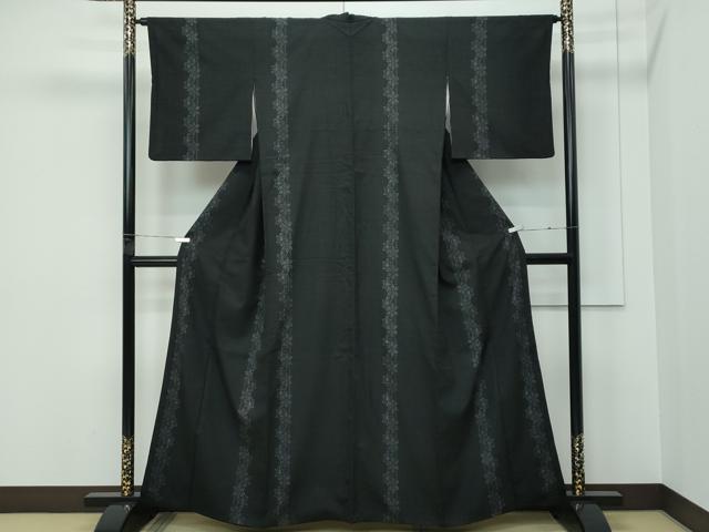 平和屋着物●極上 本場結城紬 重要無形文化財 100亀甲 麻の葉文様 黒地 逸品 CZAA5572s6