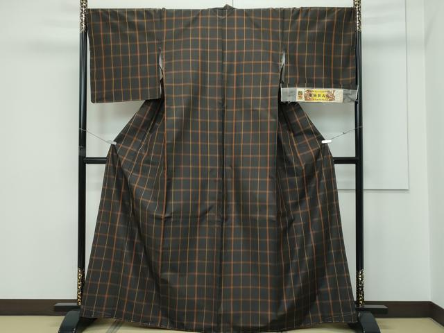 平和屋本店●極上 本場黄八丈 黒八丈 紬 西條吉広 平織 格子柄 証紙付き 逸品 未使用 CZAA5714s6