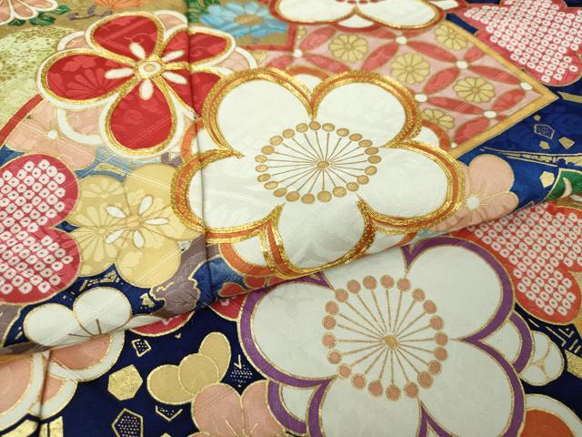 平和屋着物●豪華振袖 駒刺繍 地紙吉祥花文 暈し染め 金彩 正絹 逸品 DAAQ3084ps