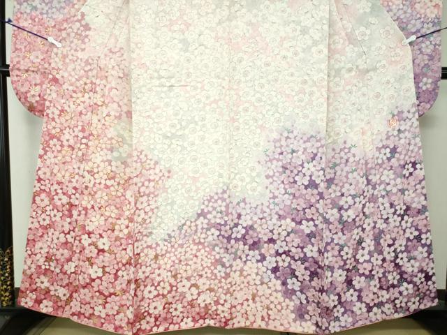 平和屋着物●紫綬褒章 巨匠『岩田専太郎』 振袖 駒刺繍 舞梅 暈し染め 金彩 正絹 逸品 DAAQ3160ps