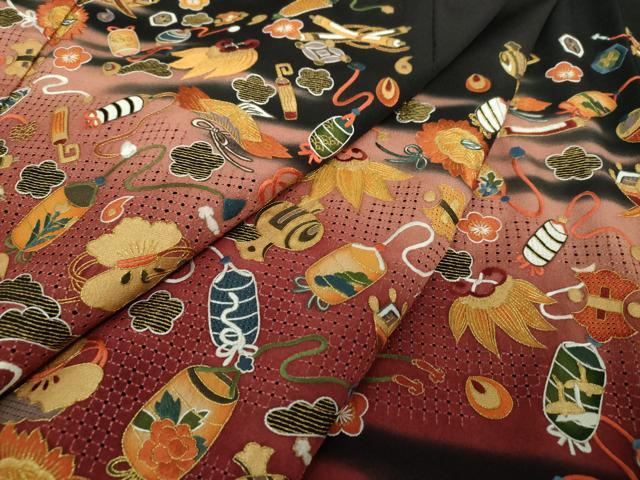 平和屋着物●中国三大刺繍 スワトウ相良刺繍 汕頭相良刺繍 総刺繍 黒留袖 作家物 宝尽くし花文 暈し染め 金糸 逸品 DAAQ3307ps