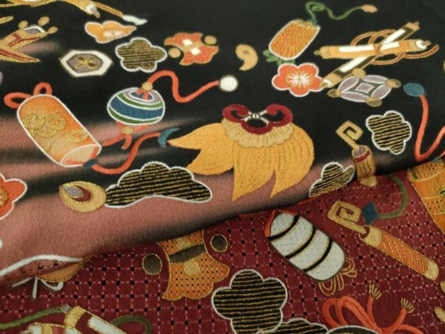 平和屋着物●中国三大刺繍 スワトウ相良刺繍 汕頭相良刺繍 総刺繍 黒留袖 作家物 宝尽くし花文 暈し染め 金糸 逸品 DAAQ3307ps