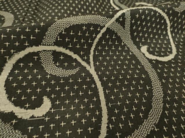平和屋着物▽上質な紬 単衣 唐草文 黒地 正絹 逸品 DAAQ3596az