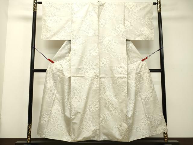 平和屋着物●本場大島紬 白大島 9マルキ 雲取り天井花文 正絹 逸品 DAAS2362tw