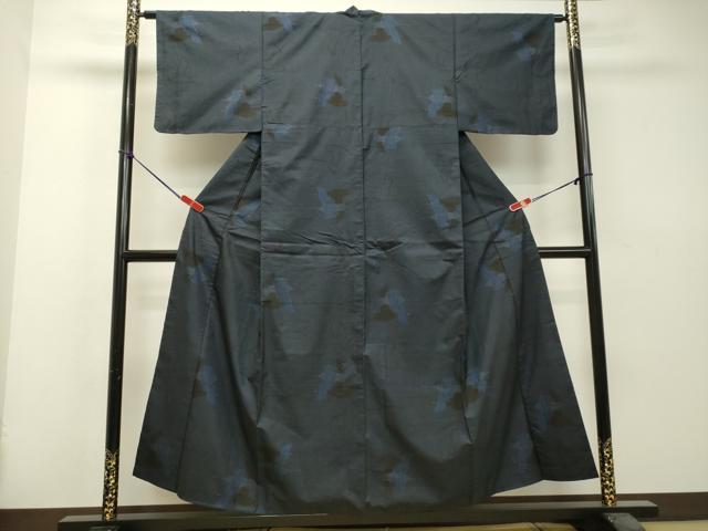 平和屋着物●本場大島紬 7マルキ 飛鶴文 正絹 逸品 DAAS2409tw