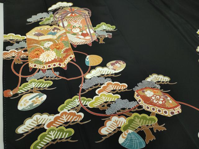 平和屋着物●創業460年・千總 黒留袖 駒刺繍 貝桶花文 金彩 正絹 逸品 DAAS3808ps