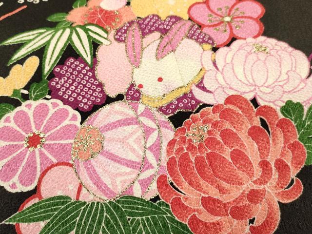 平和屋着物∵女の子 十三参り 子供 祝着 うさぎ くま いぬ 吉祥花文 黒地 金彩 洗える着物 DAAS9139ma