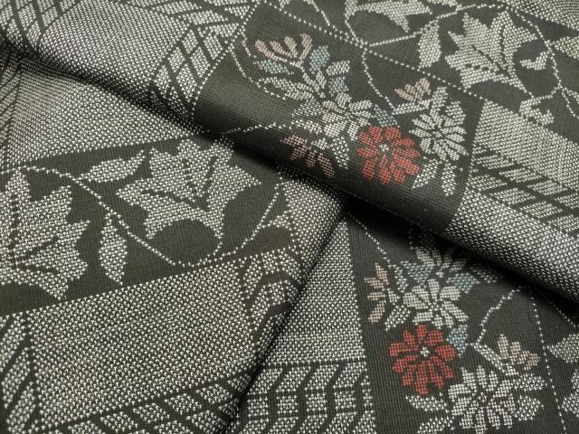 平和屋着物●本場大島紬 9マルキ 草花文 正絹 逸品 DAAT1252tw