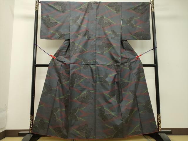 平和屋着物●本場大島紬 7マルキ 舞蝶文 正絹 逸品 DAAT1424tw
