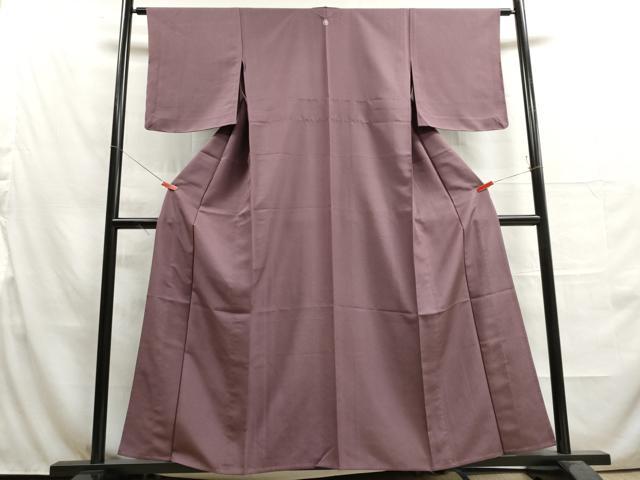 平和屋着物▽上質な色無地 単衣 紗綾型地紋 蒲葡色 正絹 逸品 未使用 DAAU2672ud