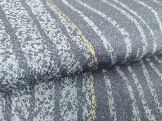 平和屋着物●本場染大島紬 作家物 よろけ縞 金彩 正絹 逸品 未使用 DAAV6566ps