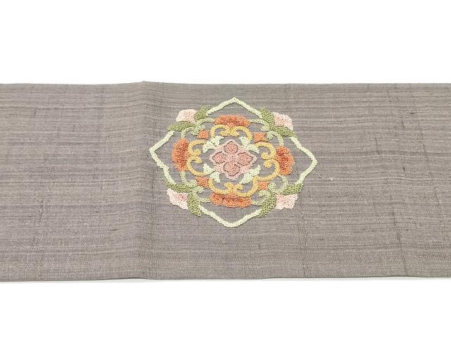平和屋着物●中国三大刺繍 スワトウ刺繍 汕頭刺繍 相良刺繍 総刺繍 九寸名古屋帯 紬地 正倉院雪輪花文 鳩羽色 正絹 逸品 未使用 DAAV9143ob